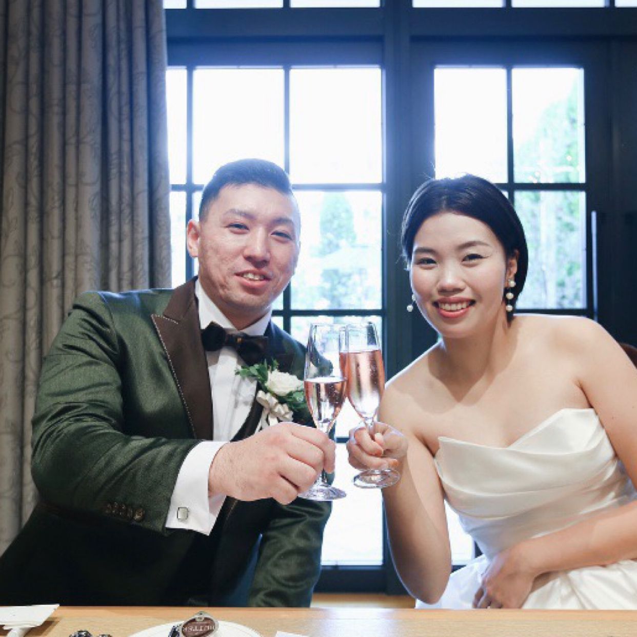 披露宴パーティのカバー写真