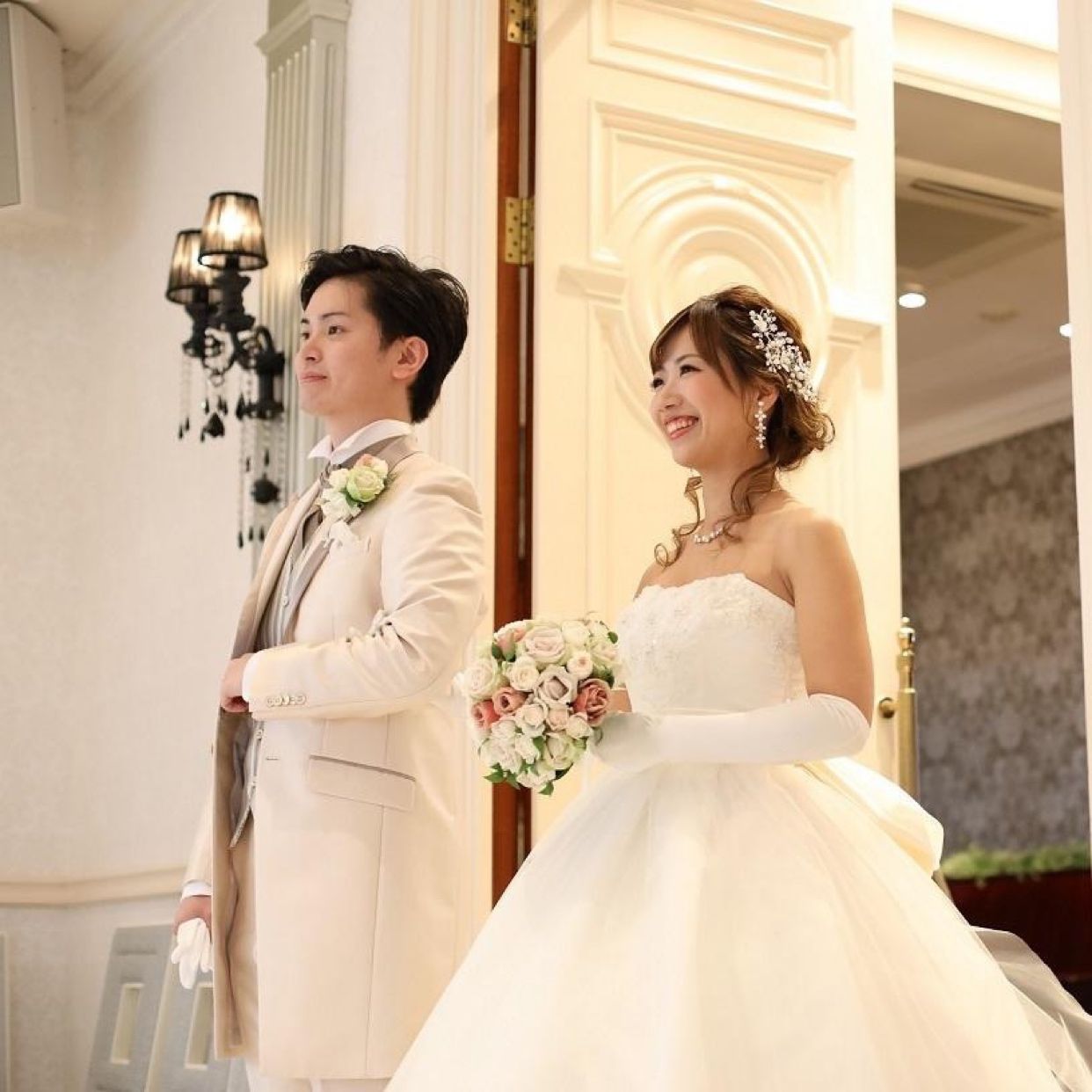 披露宴パーティのカバー写真