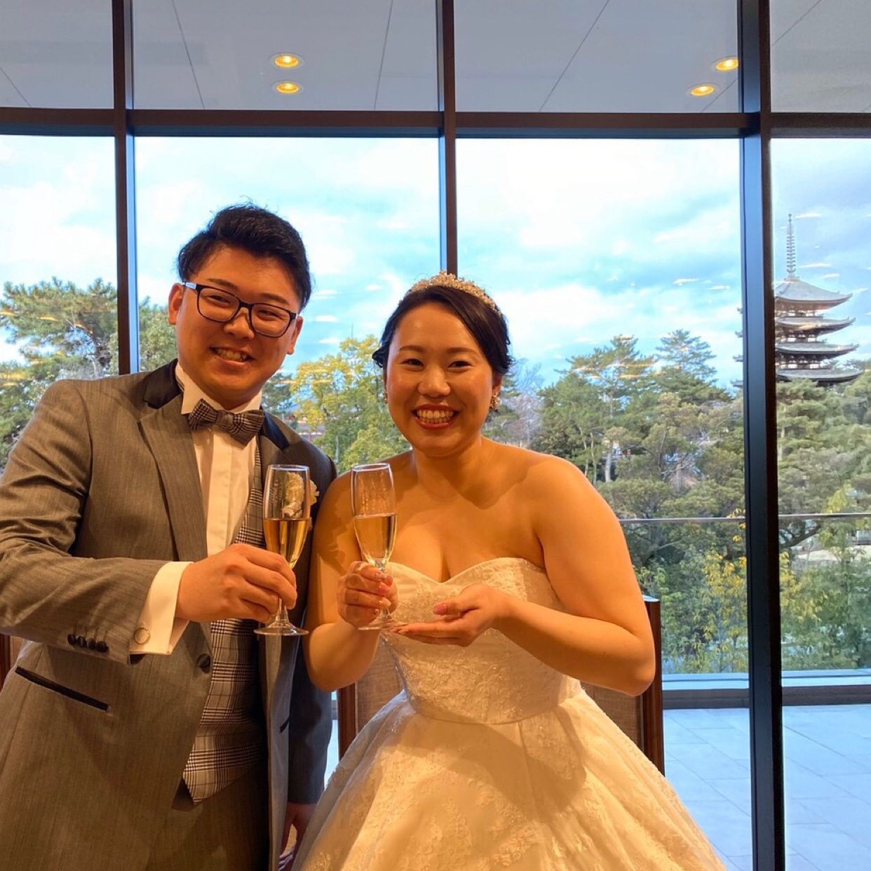 披露宴パーティのカバー写真