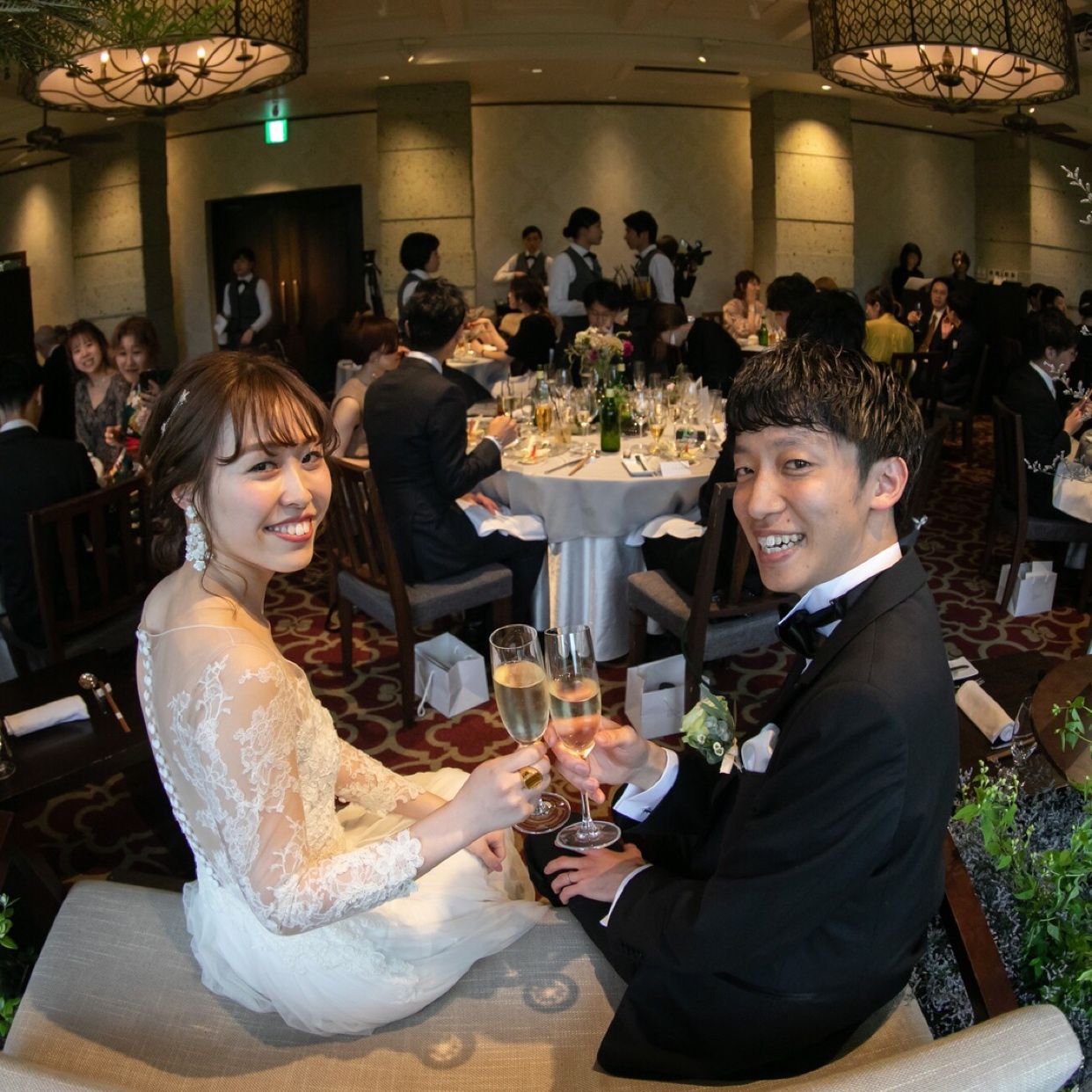 披露宴パーティのカバー写真