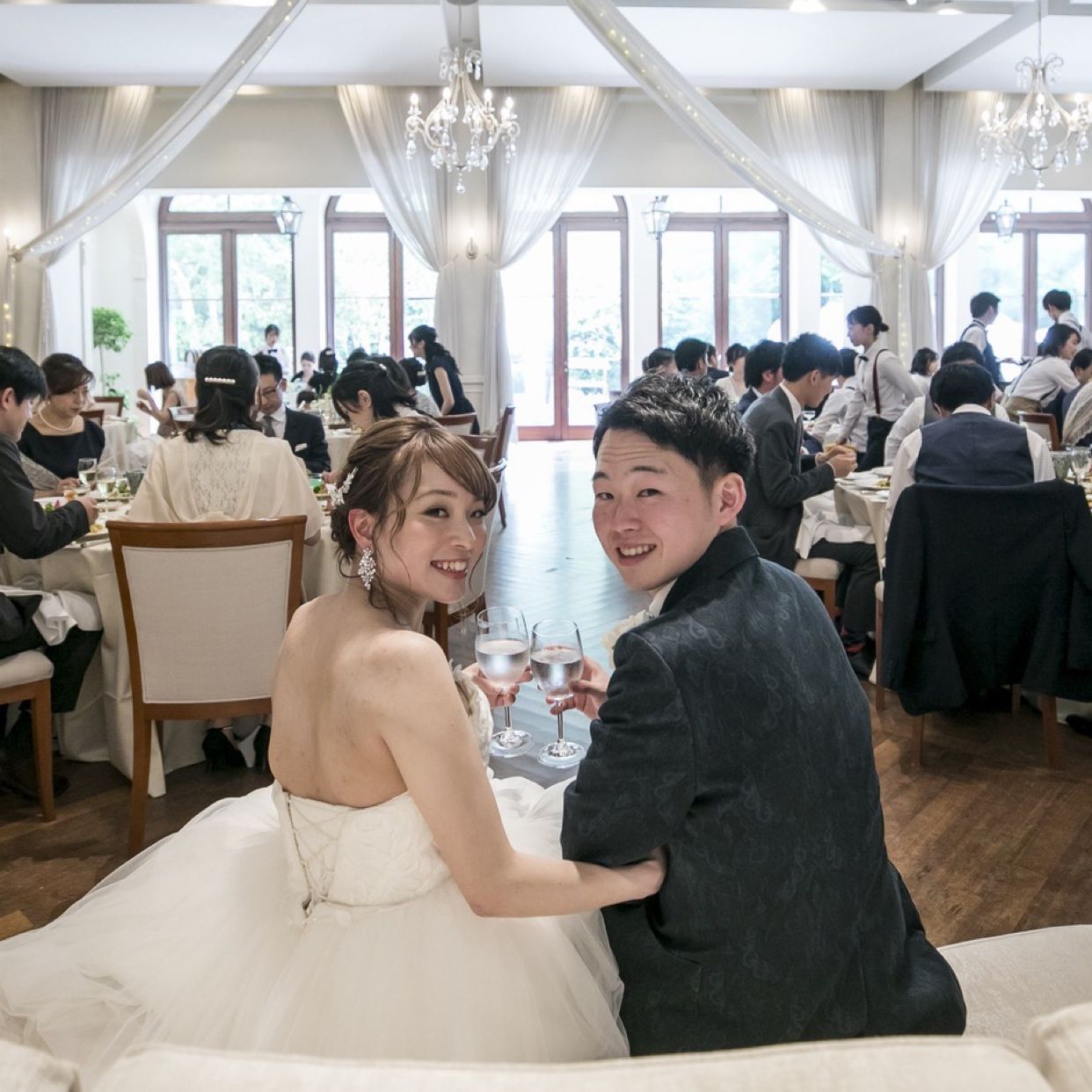 披露宴パーティのカバー写真