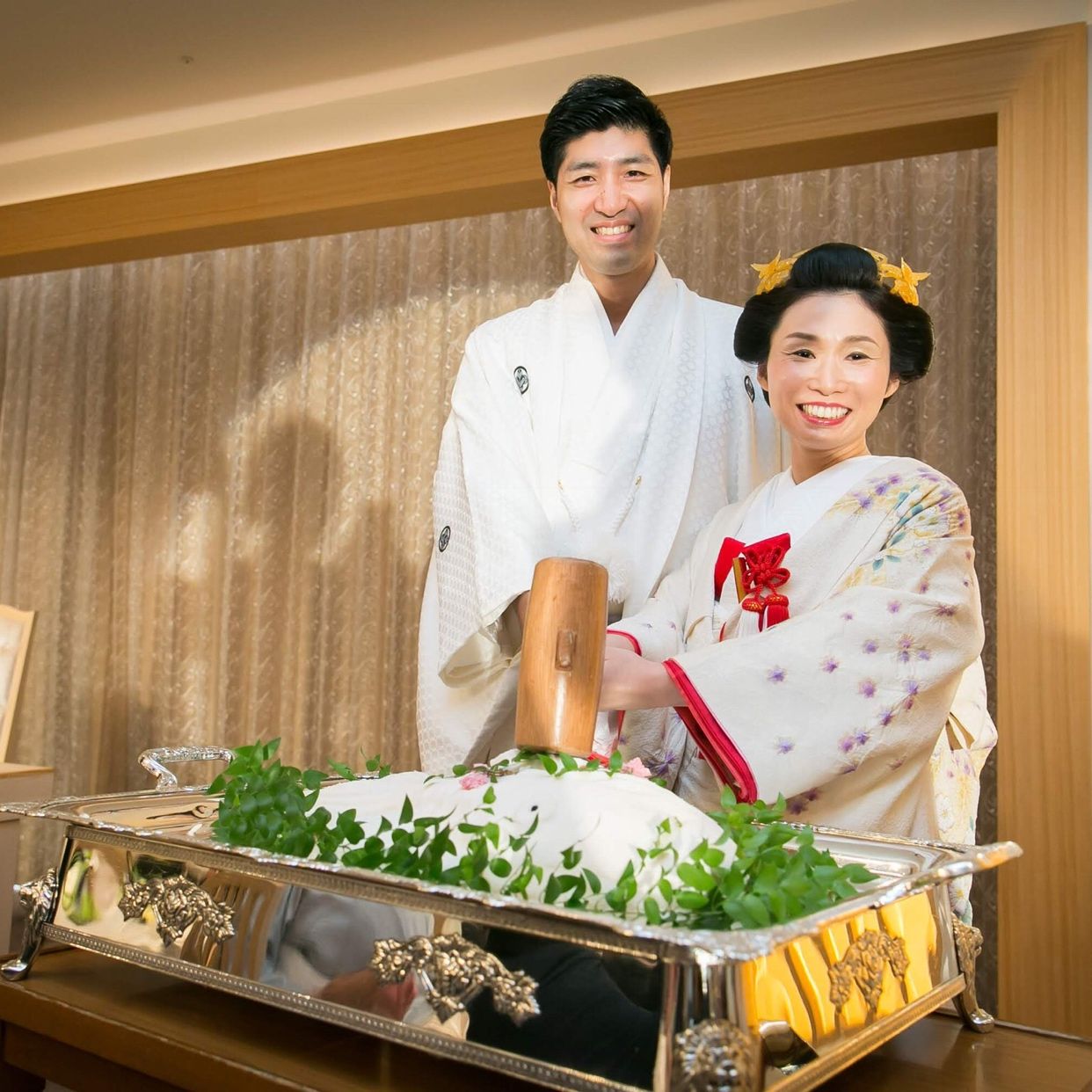 披露宴パーティのカバー写真