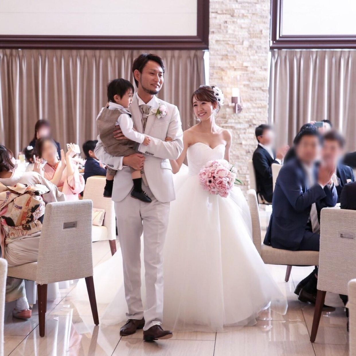 披露宴パーティのカバー写真