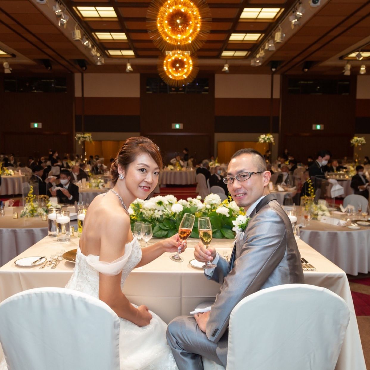 披露宴パーティのカバー写真