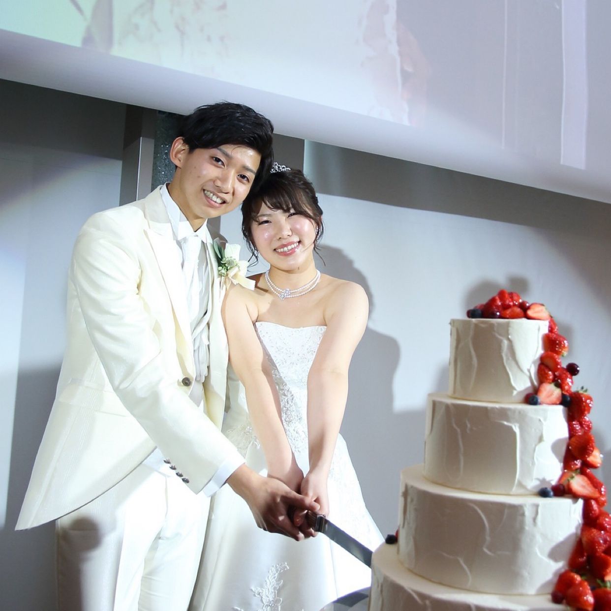 披露宴パーティのカバー写真