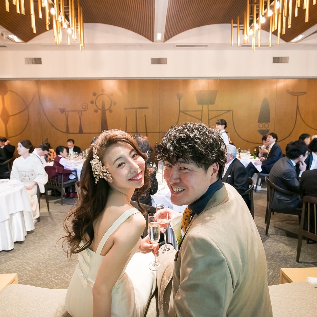 披露宴パーティのカバー写真