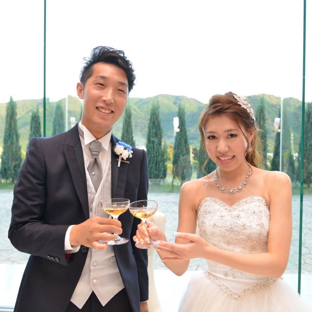 披露宴パーティのカバー写真