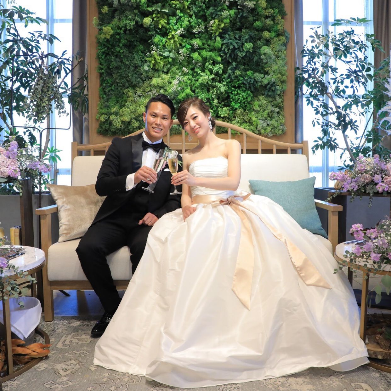 披露宴パーティのカバー写真