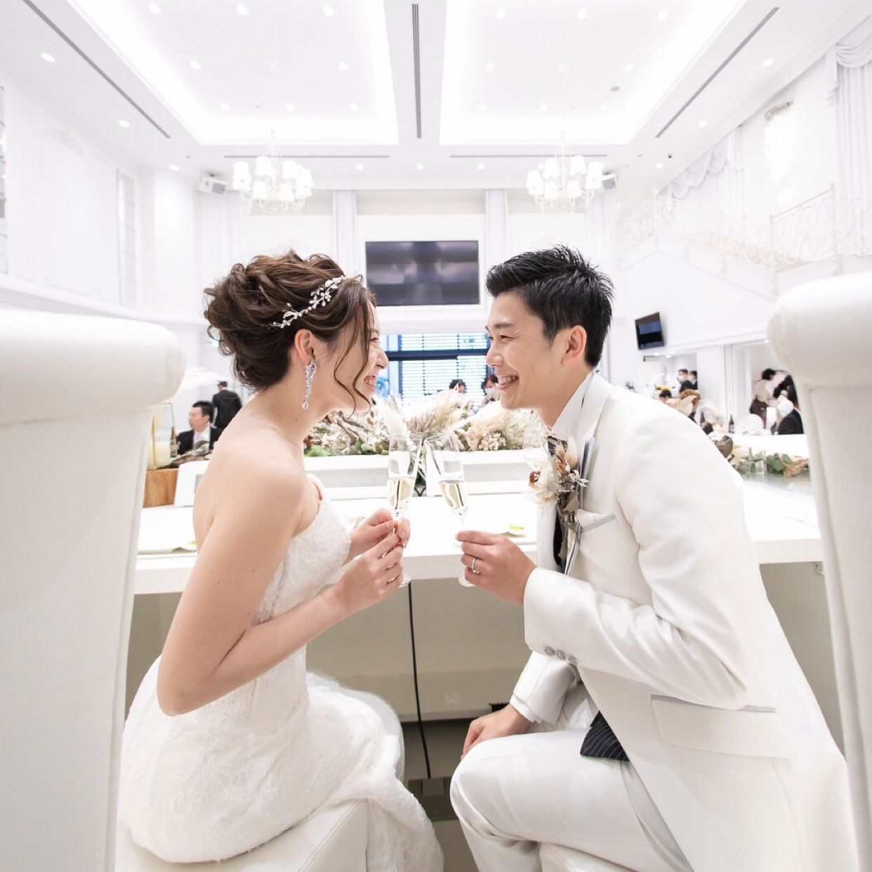 披露宴パーティのカバー写真