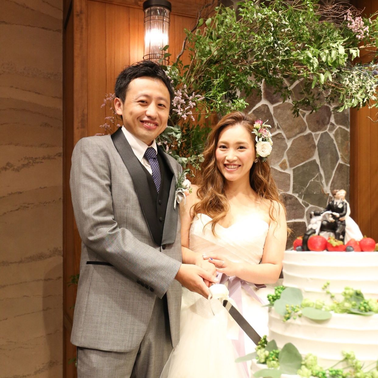 披露宴パーティのカバー写真