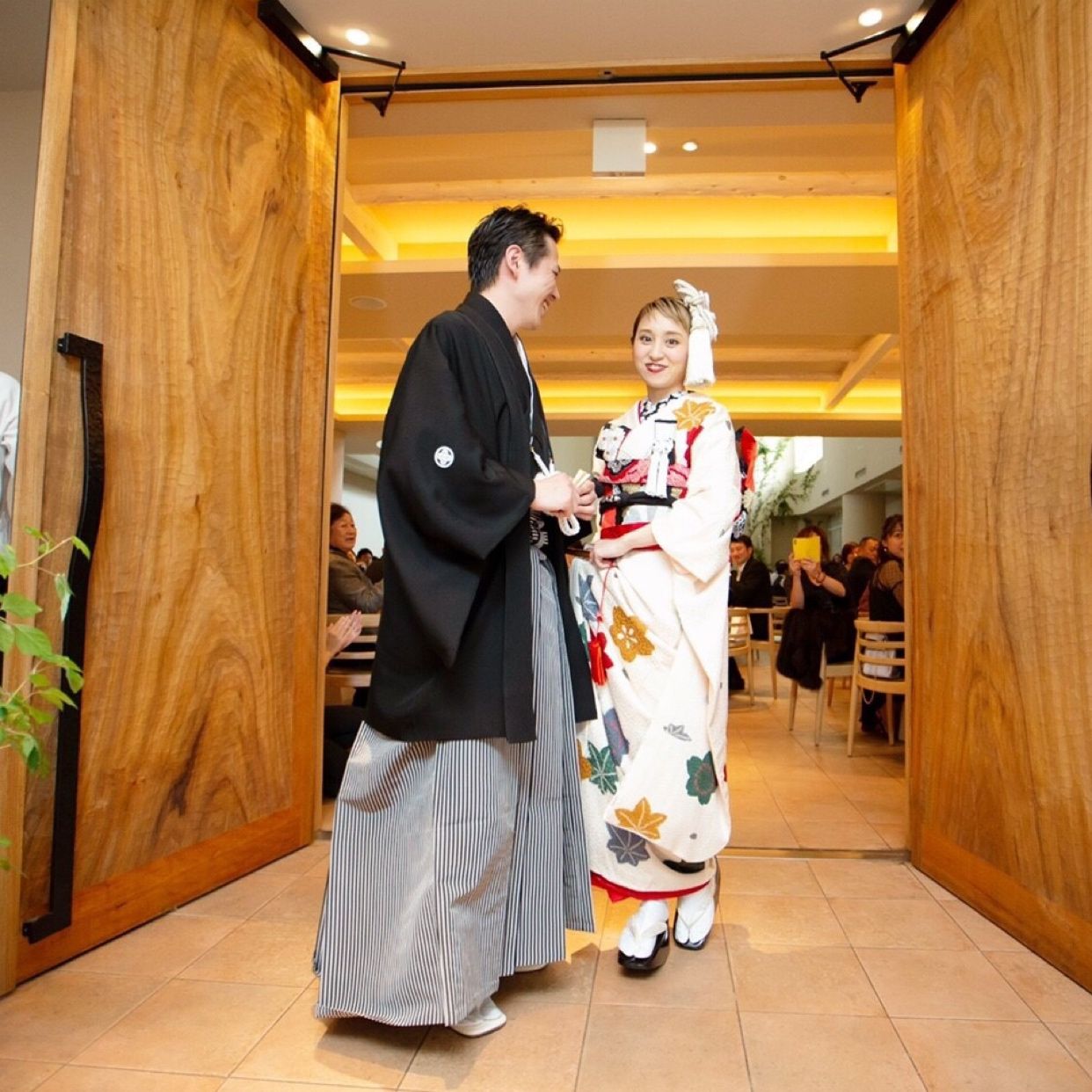 披露宴パーティのカバー写真