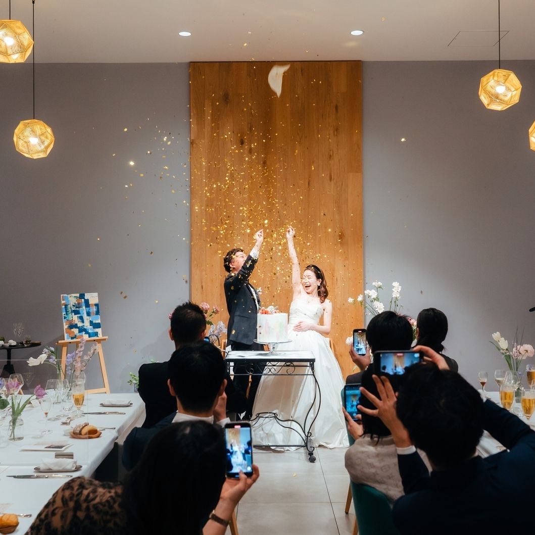 披露宴パーティのカバー写真