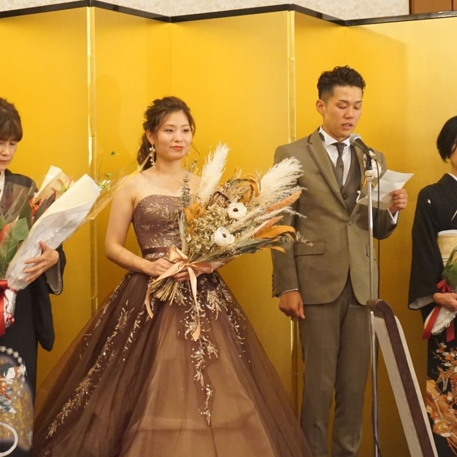 披露宴パーティのカバー写真