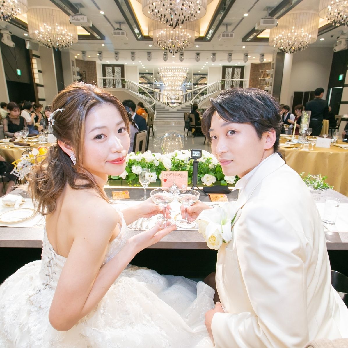 披露宴パーティのカバー写真