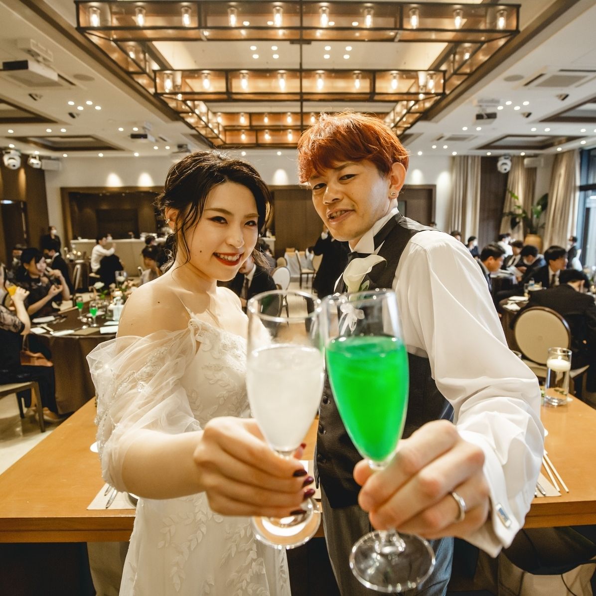 披露宴パーティのカバー写真