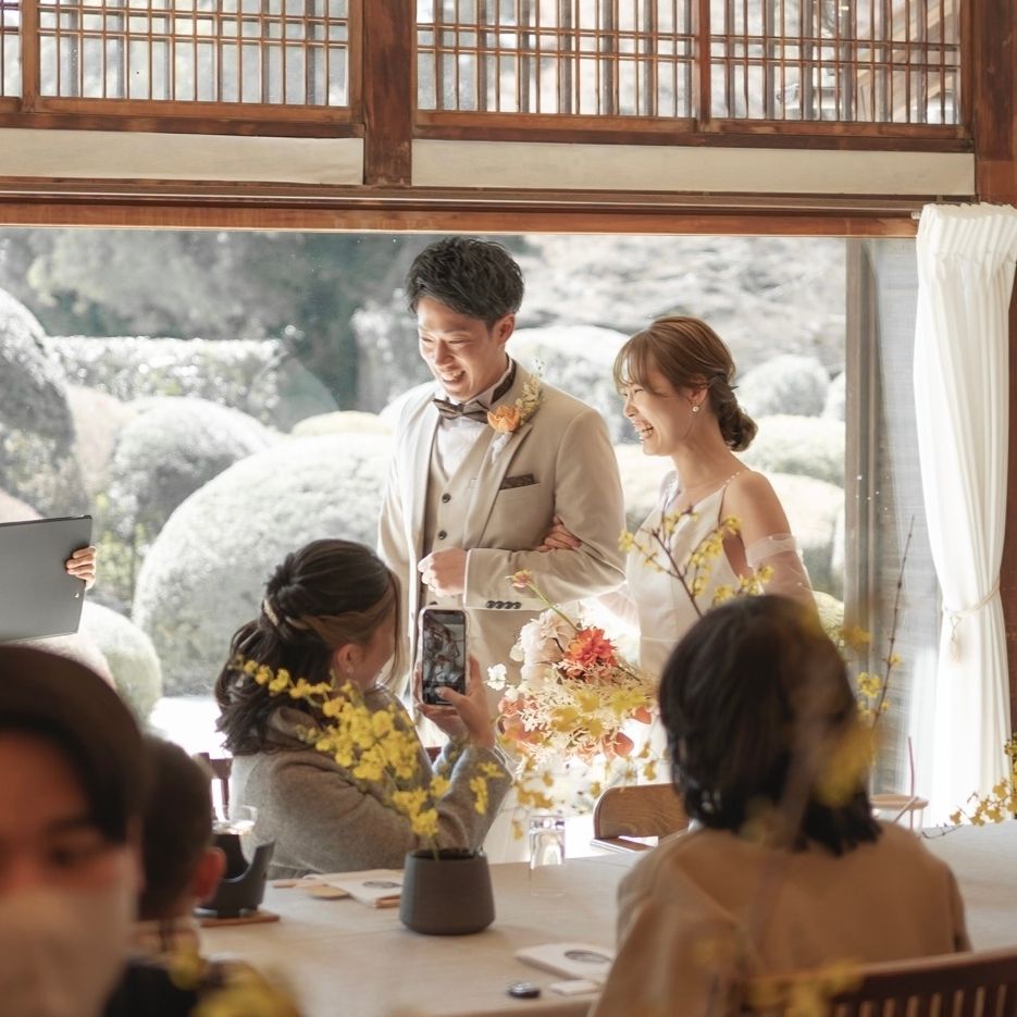 披露宴パーティのカバー写真