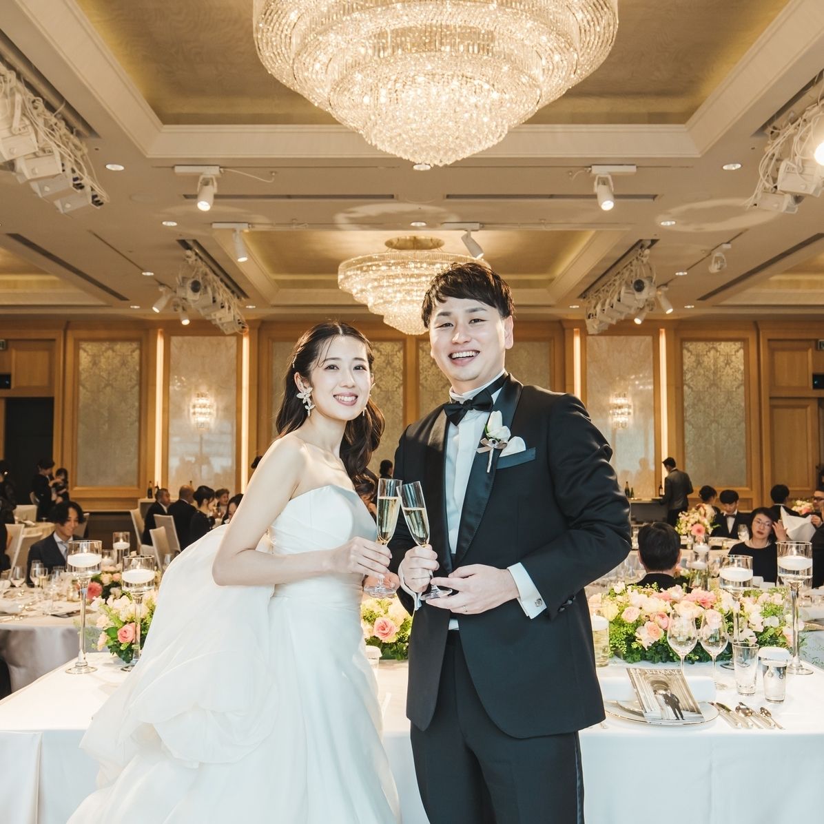 披露宴パーティのカバー写真