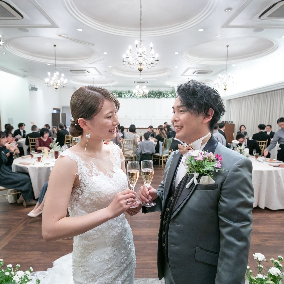 披露宴パーティのカバー写真