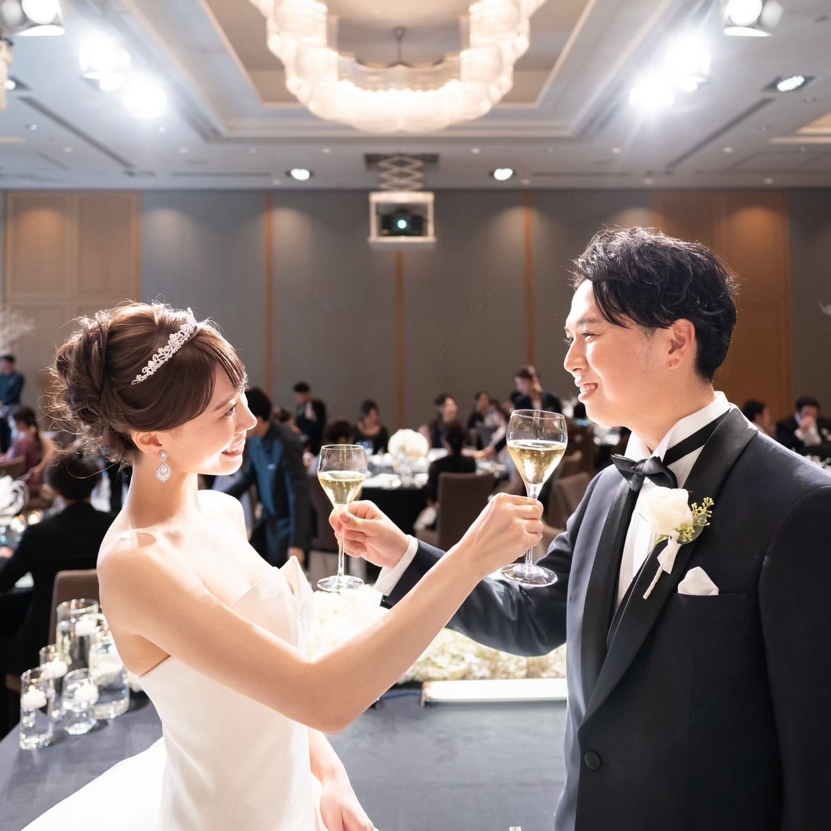 披露宴パーティのカバー写真