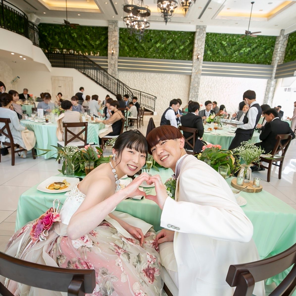 披露宴パーティのカバー写真