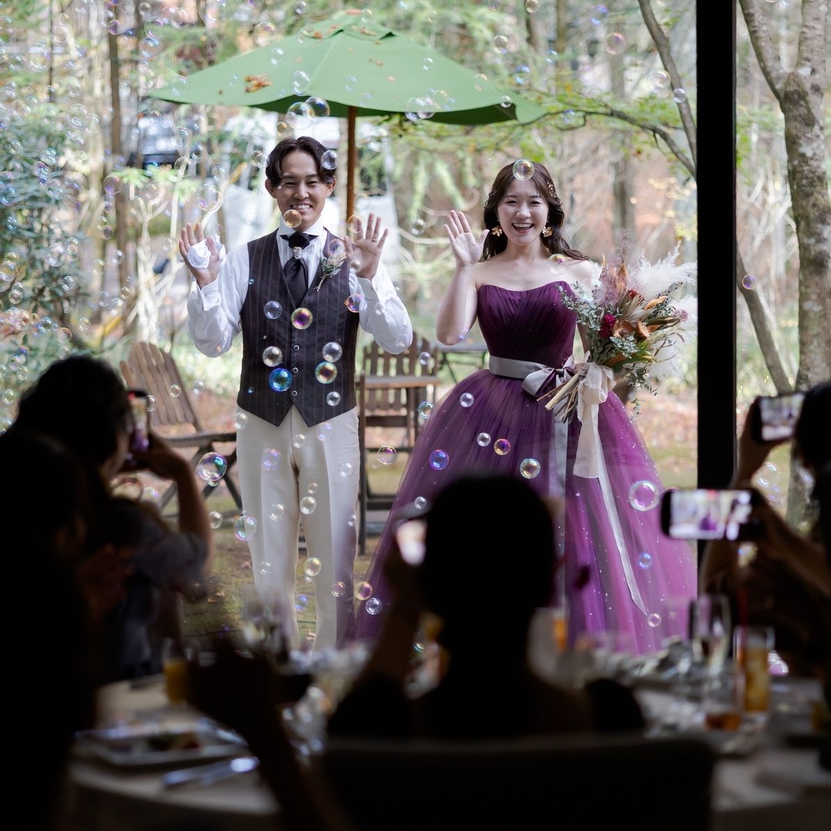 披露宴パーティのカバー写真