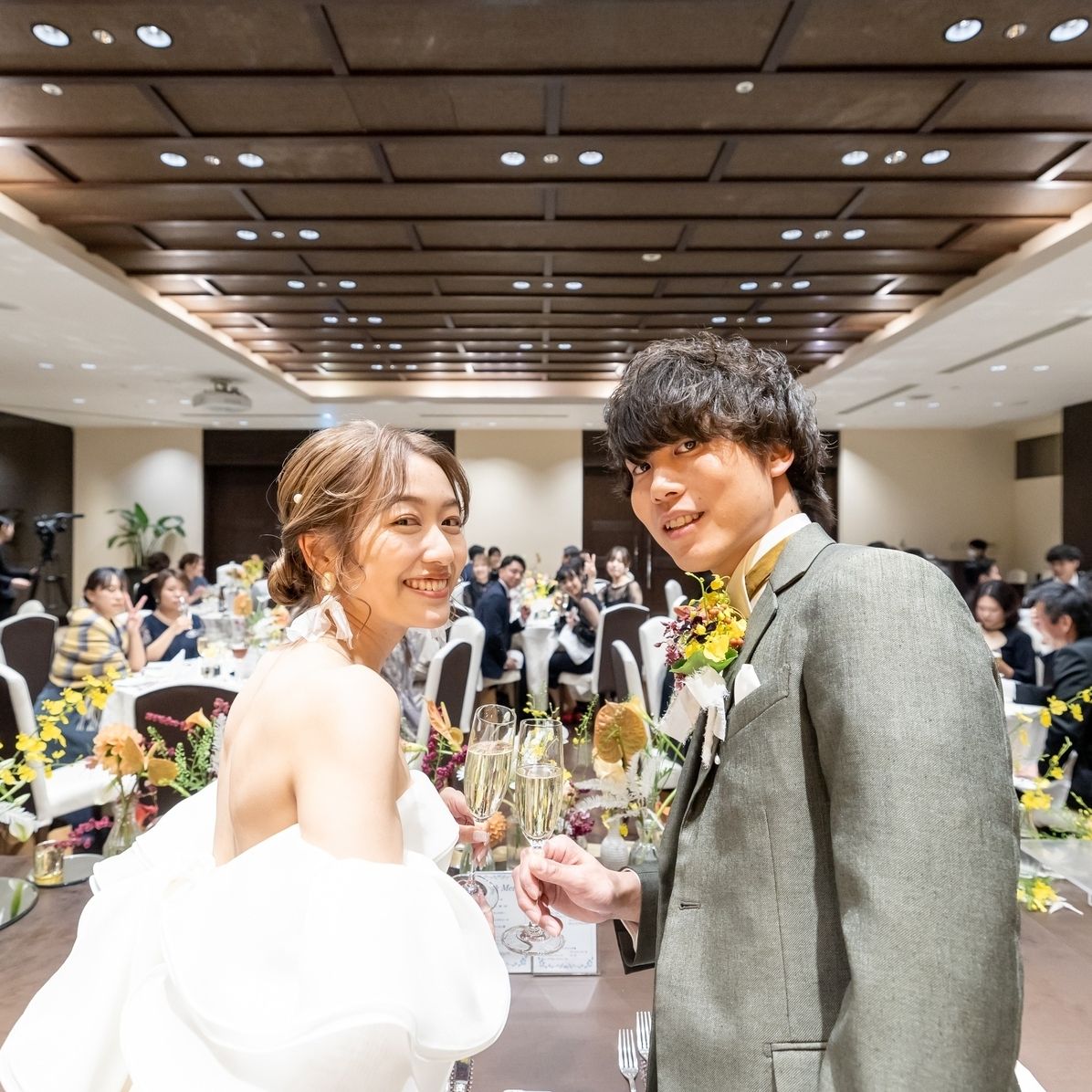 披露宴パーティのカバー写真