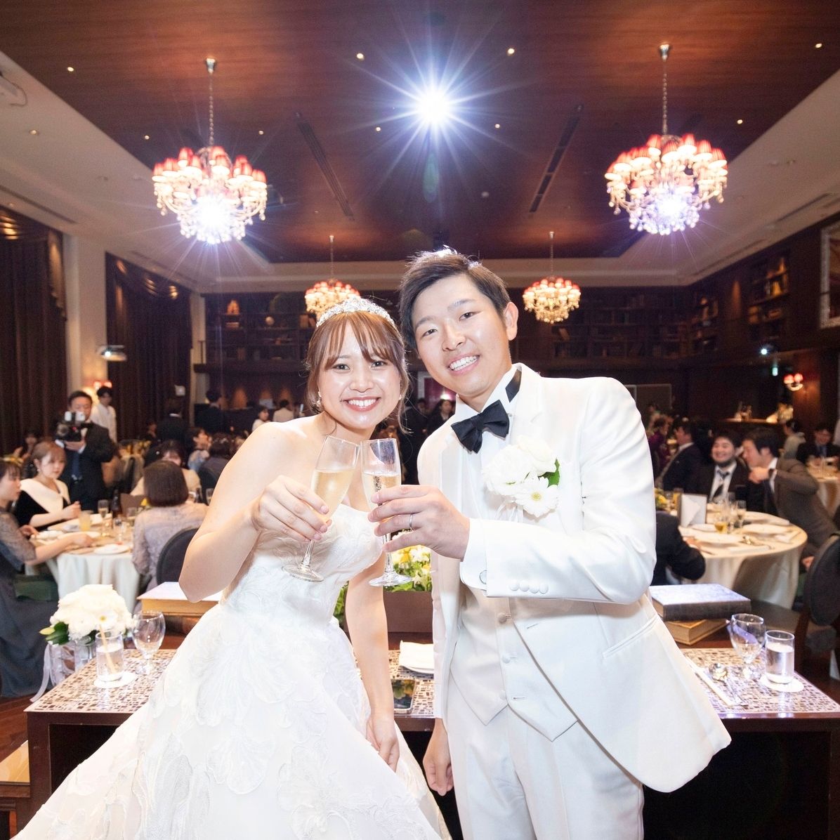 披露宴パーティのカバー写真