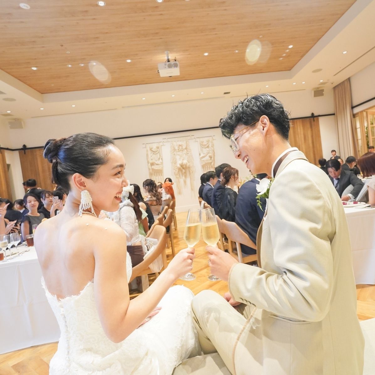 披露宴パーティのカバー写真