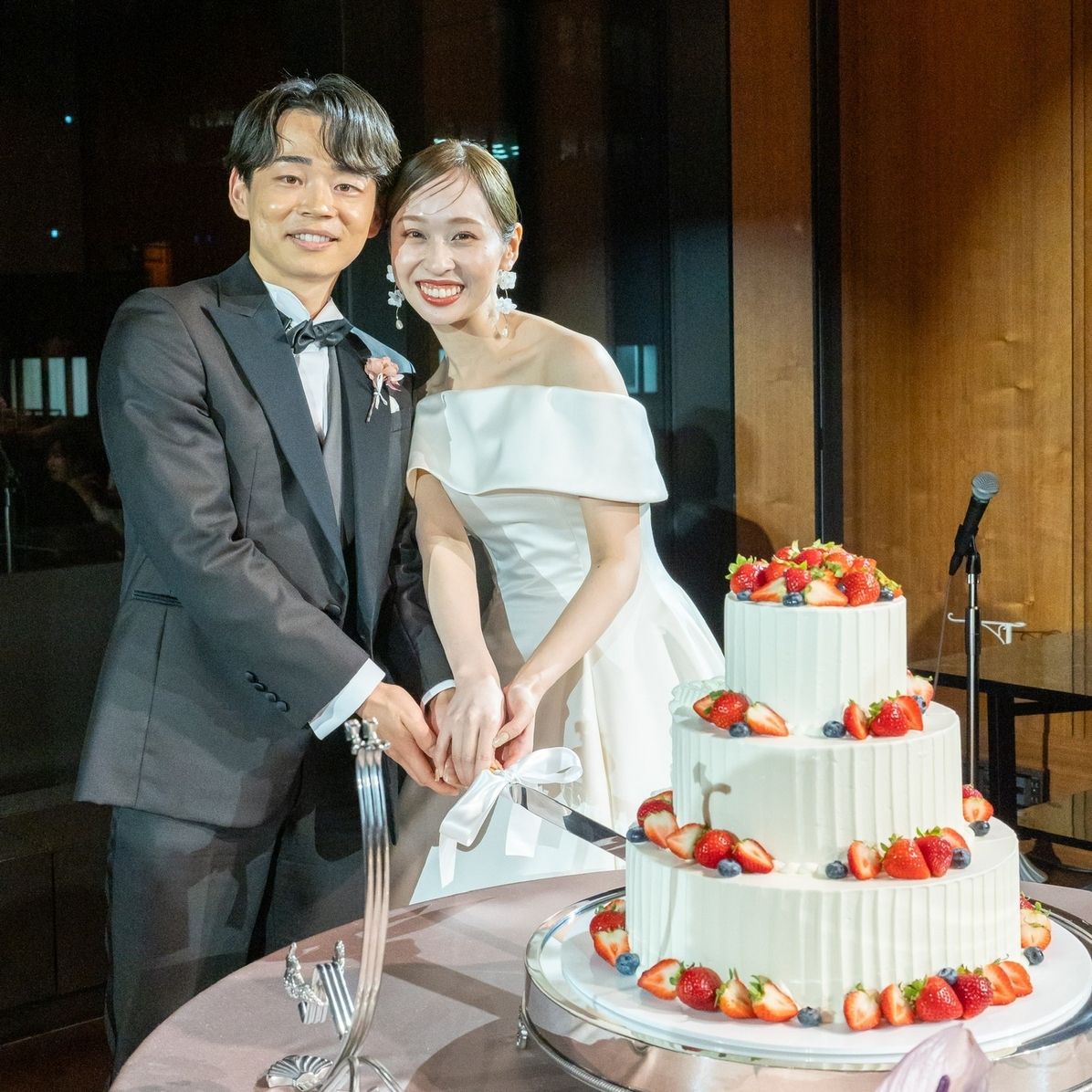 披露宴パーティのカバー写真