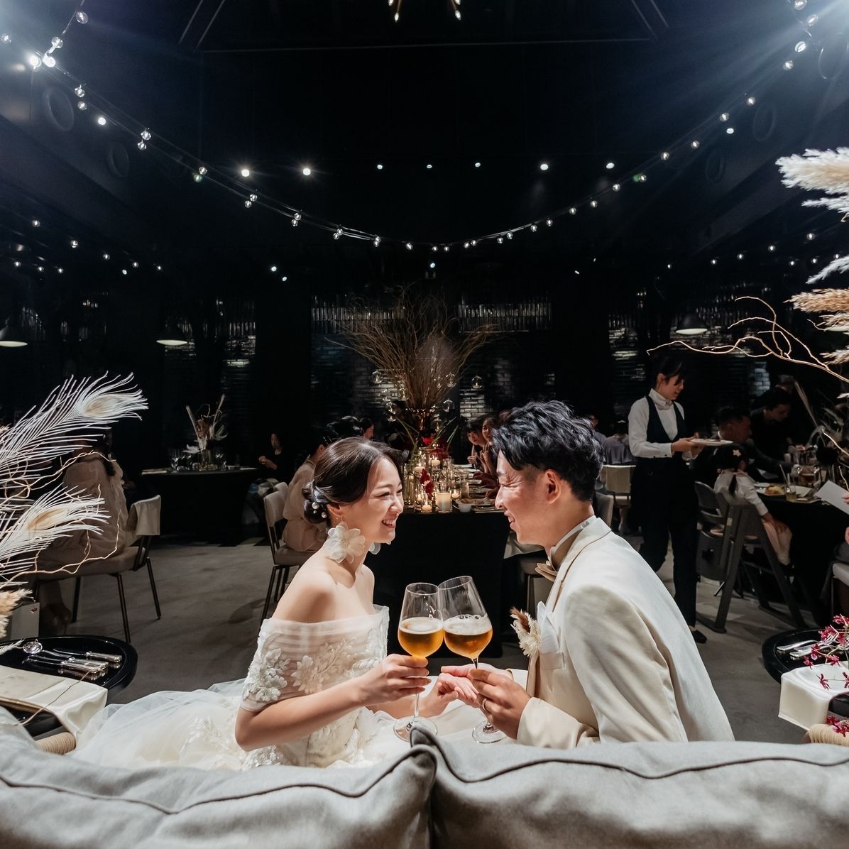 披露宴パーティのカバー写真