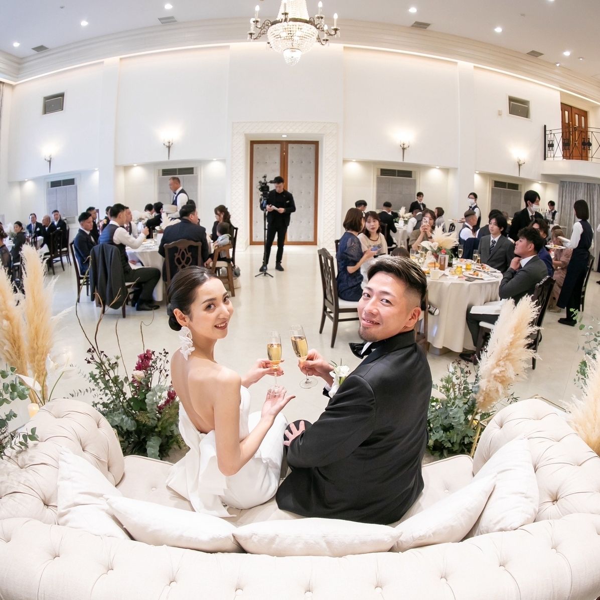 披露宴パーティのカバー写真