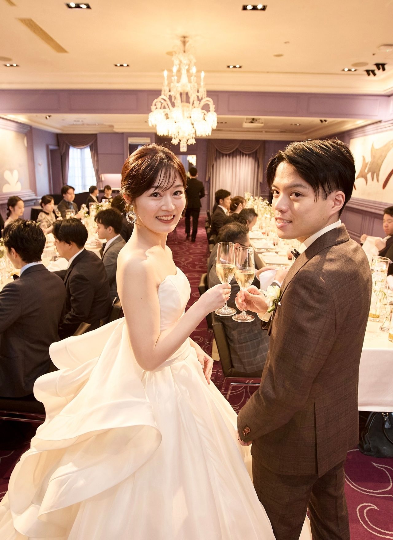 披露宴パーティのカバー写真