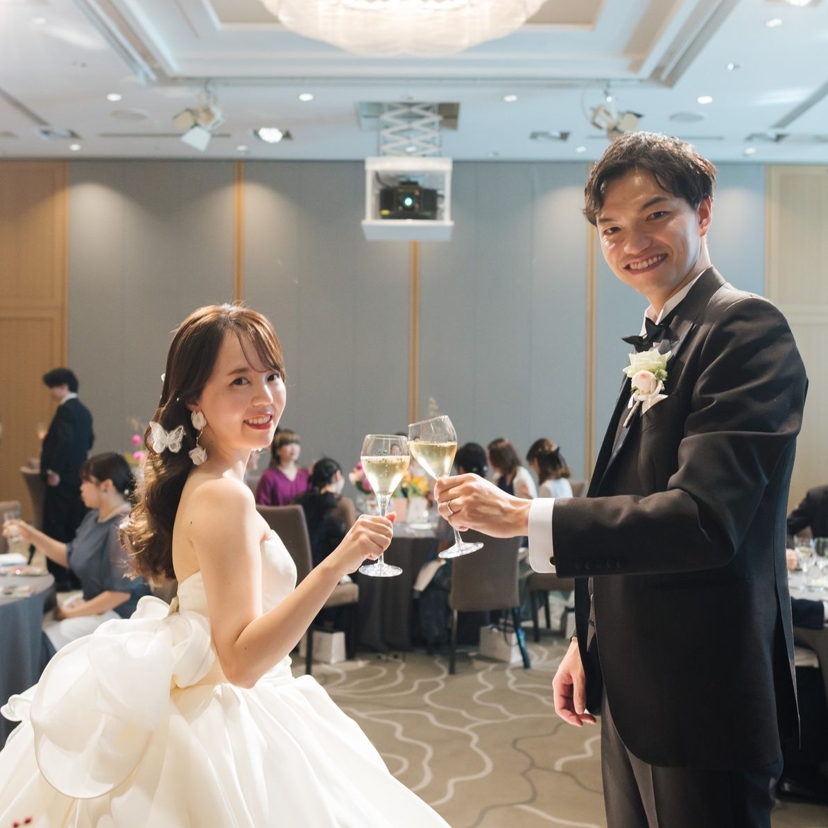 披露宴パーティのカバー写真