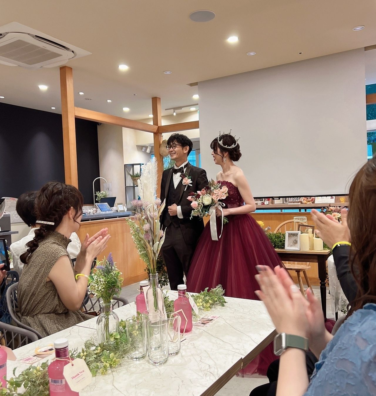 披露宴パーティのカバー写真