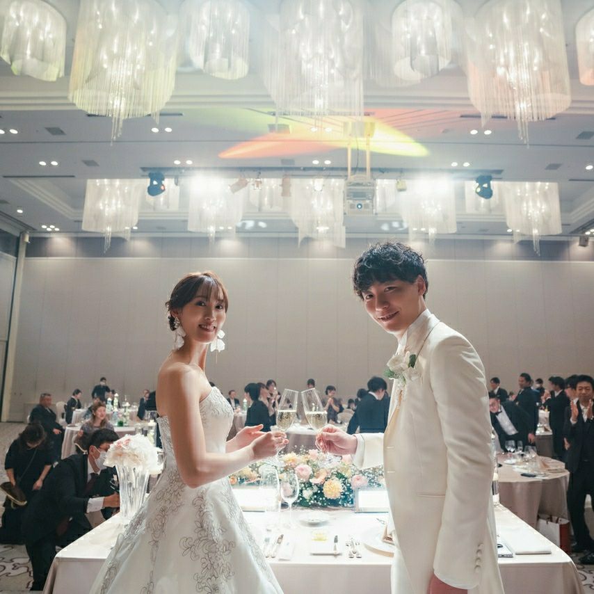 披露宴パーティのカバー写真