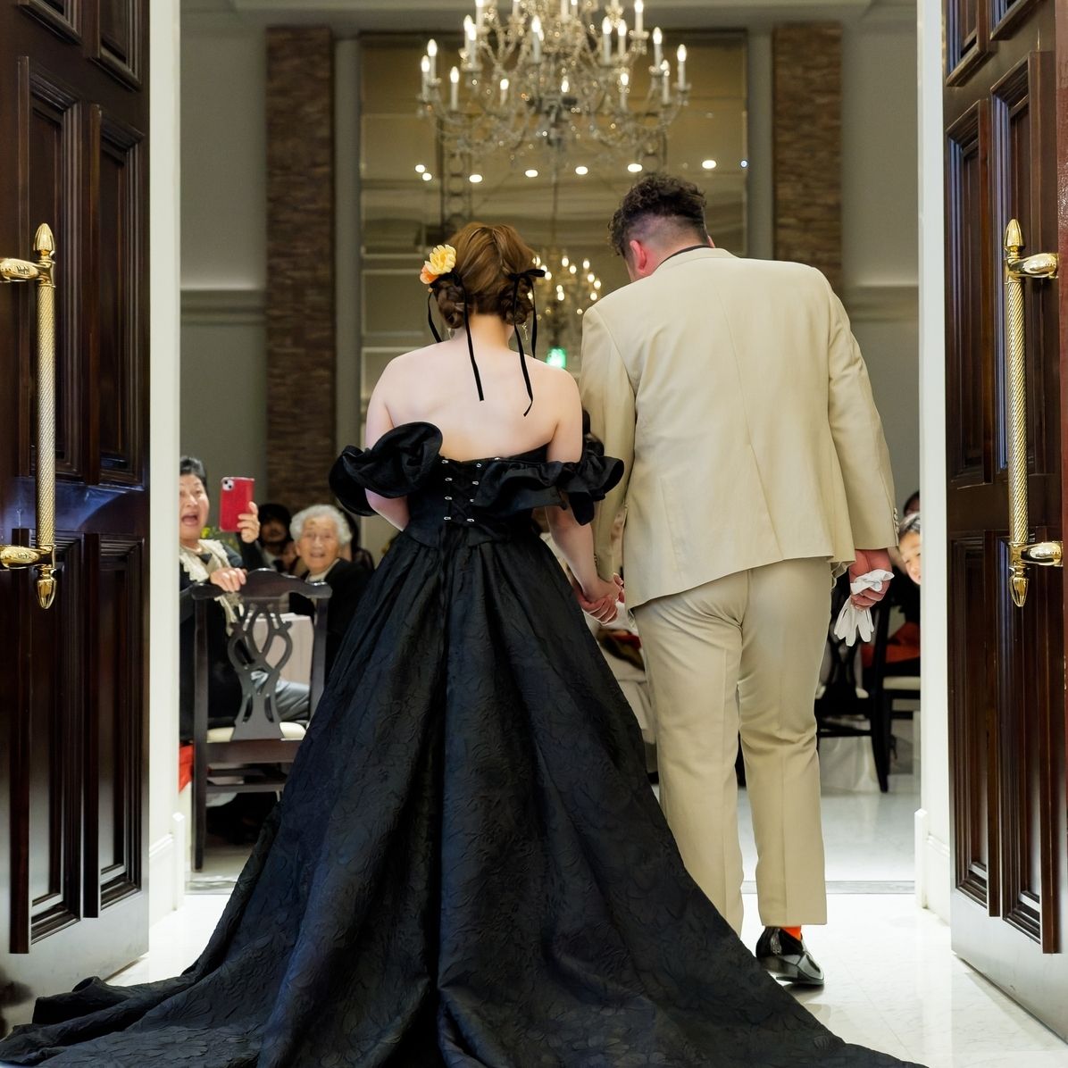 披露宴パーティのカバー写真