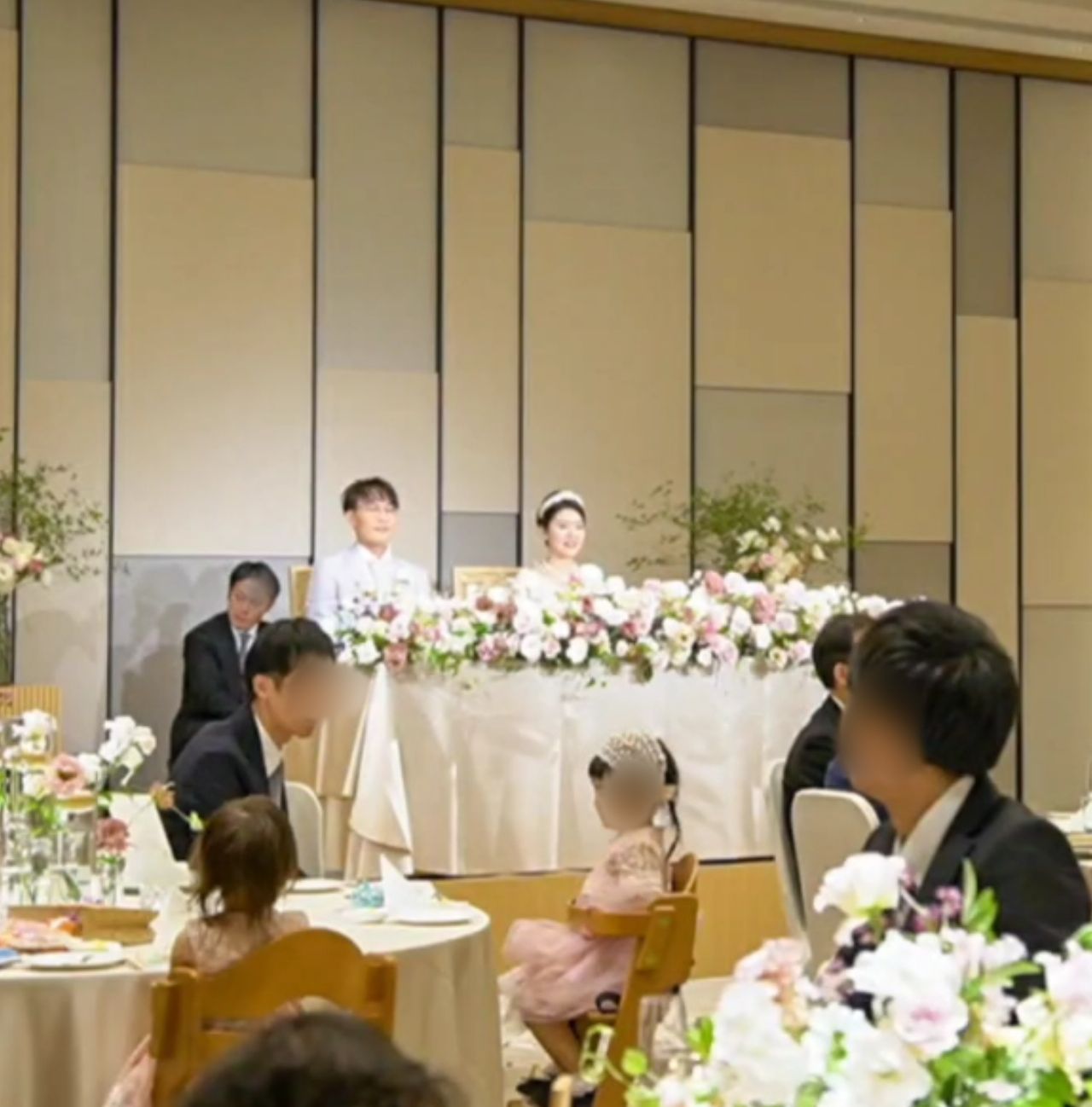 披露宴パーティのカバー写真