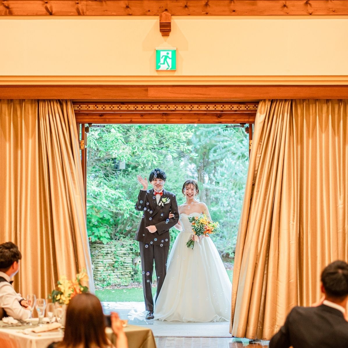 披露宴パーティのカバー写真