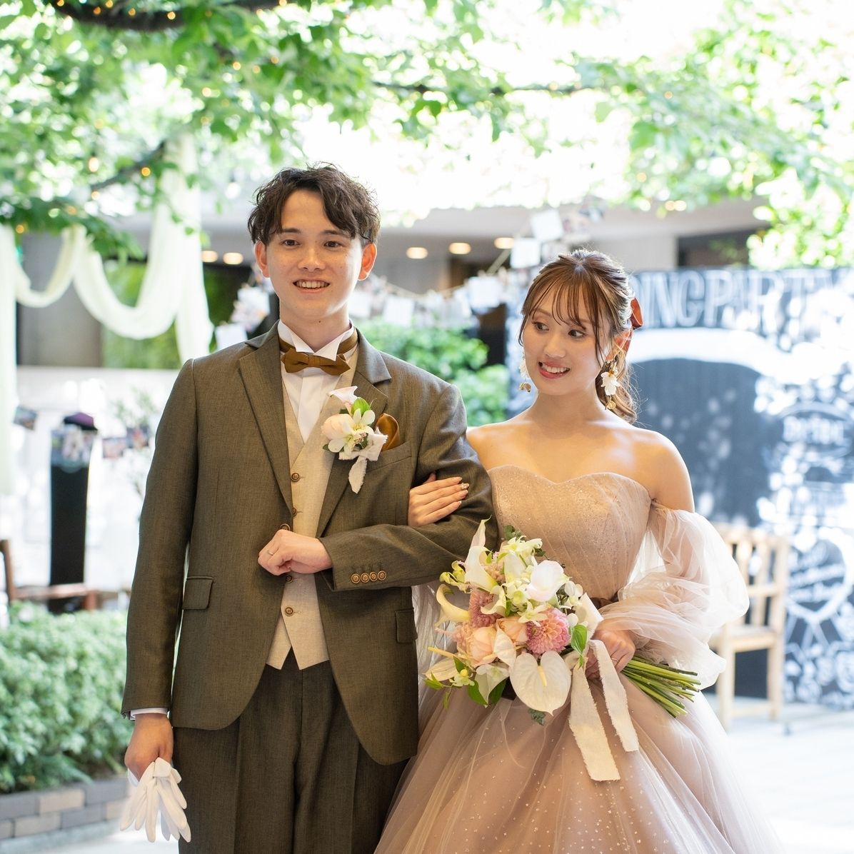 披露宴パーティのカバー写真