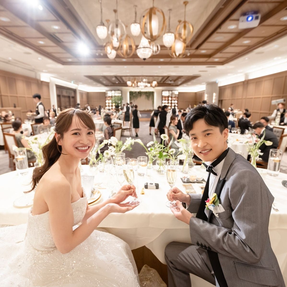 披露宴パーティのカバー写真