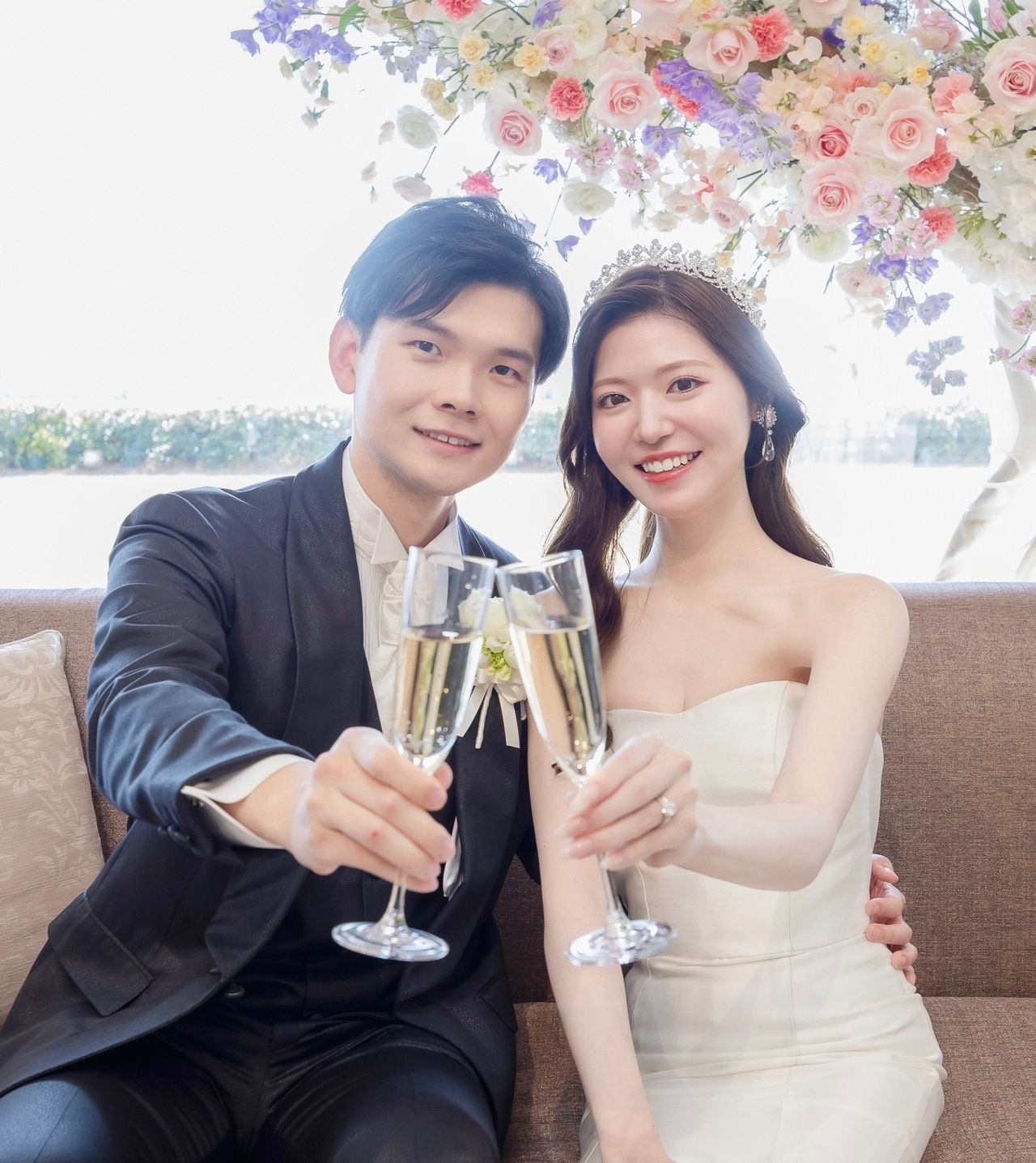 披露宴パーティのカバー写真