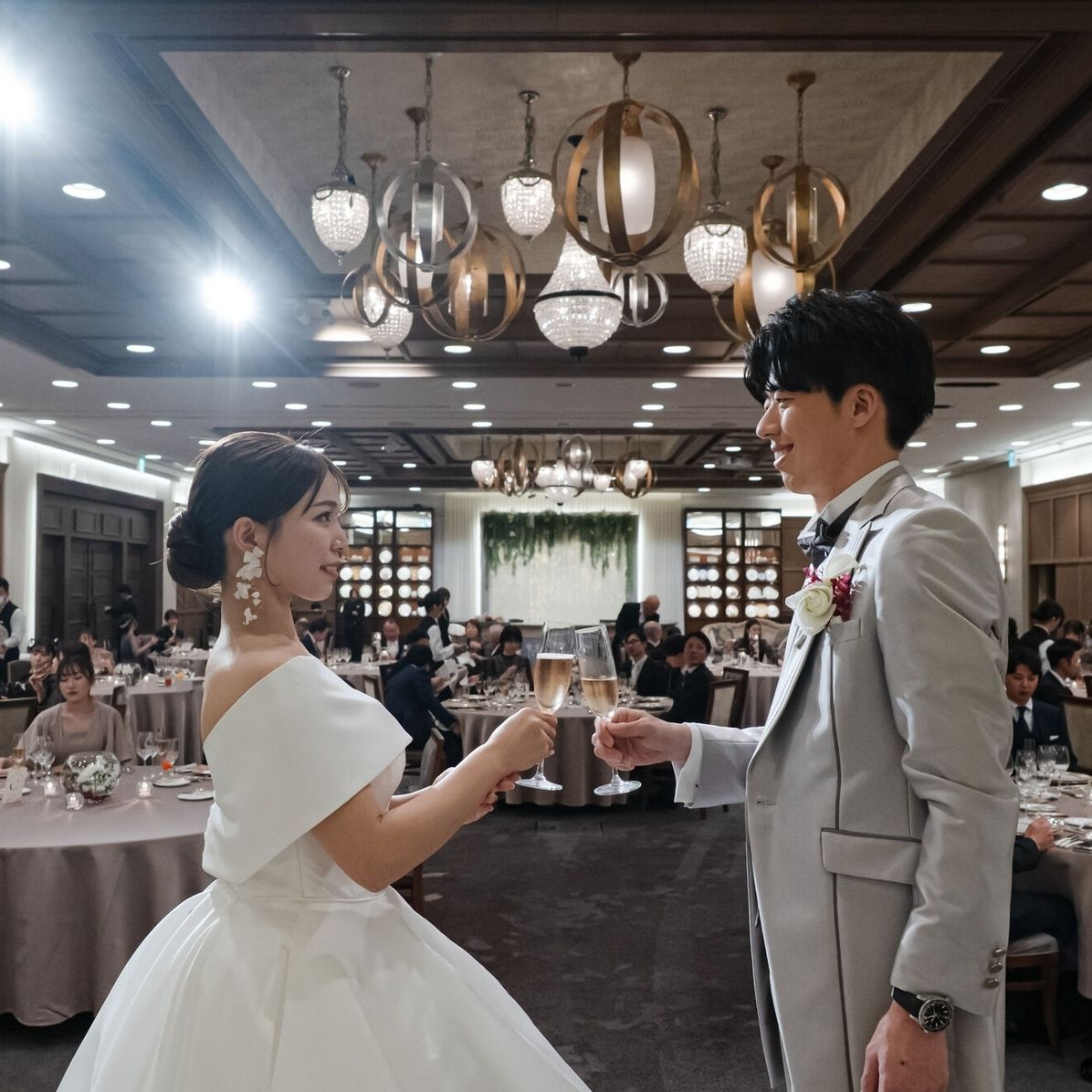 披露宴パーティのカバー写真