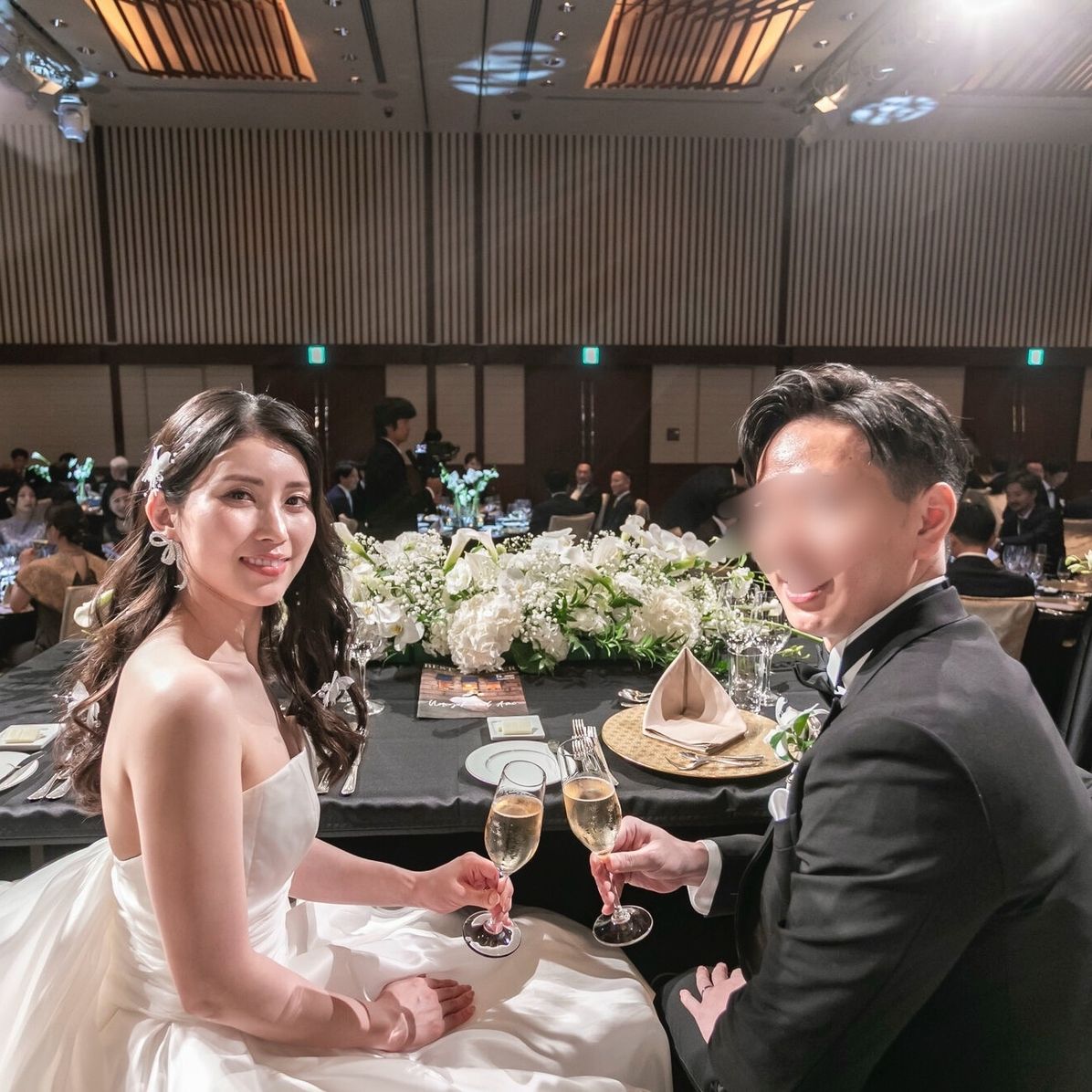 披露宴パーティのカバー写真