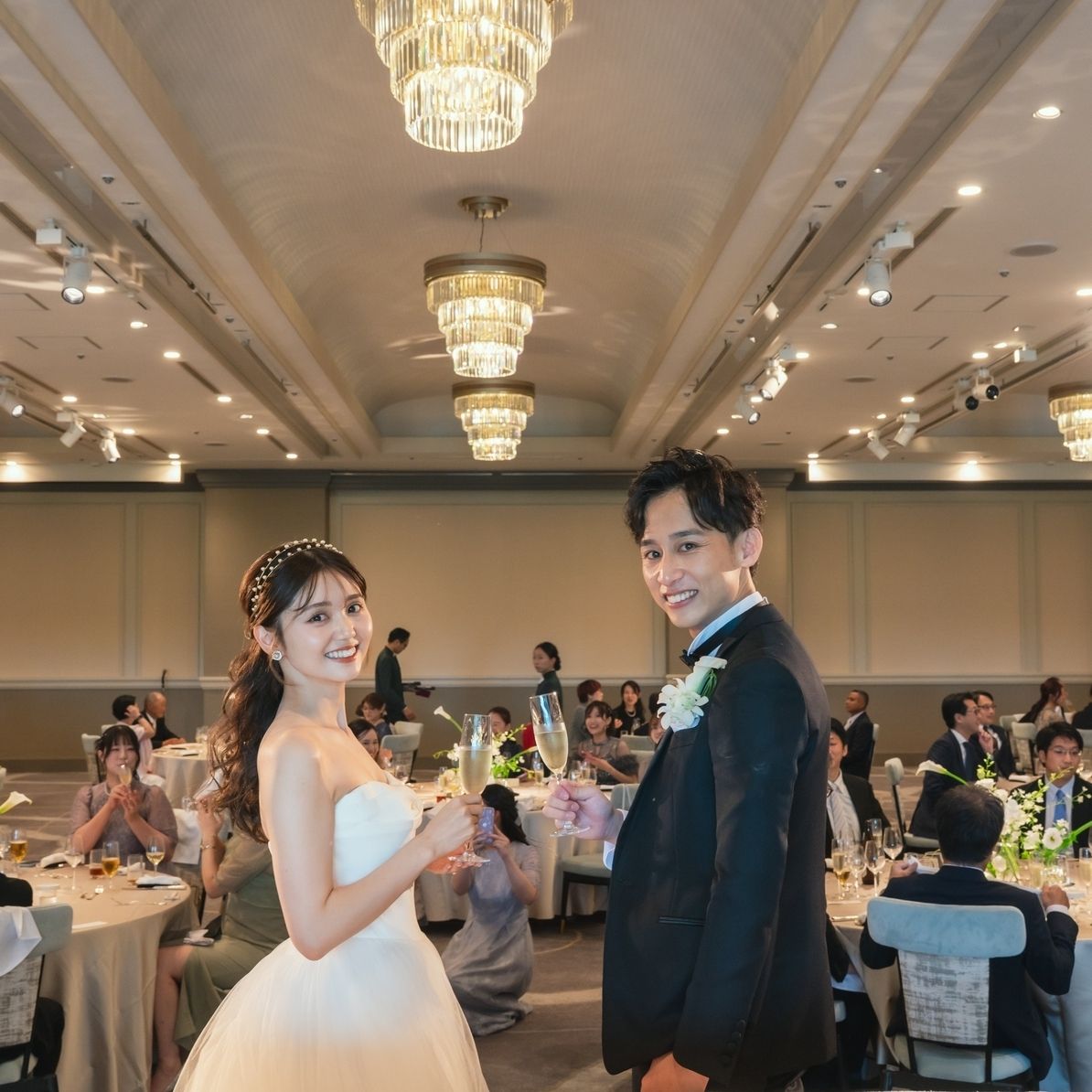 披露宴パーティのカバー写真