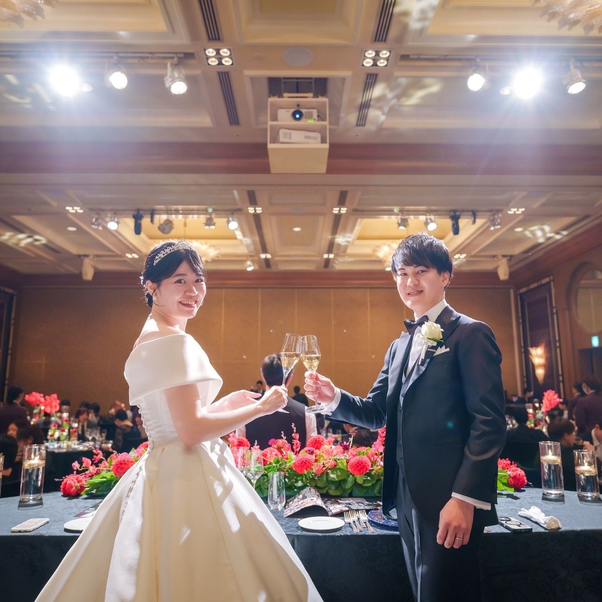 披露宴パーティのカバー写真