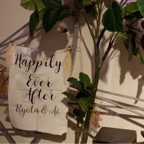 唯一お花を飾ったのはパンパスグラスのドライフラワーと、かすみ草のドライフラワーのスワッグです。 
カフェの雰囲気そのままにするために、あまり主張しすぎないものをチョイスしました！