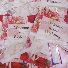 プロフィールブックにリボンで席札を結びました。
プロフィールブックは、プリントパックで印刷しました。