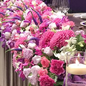 高砂の装花の色、花の種類、大きさ、配色などにも拘りました。