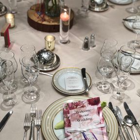 ペーパーアイテムはこのように置いてもらいました