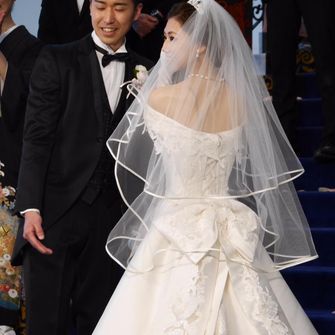 後ろは大きなリボン